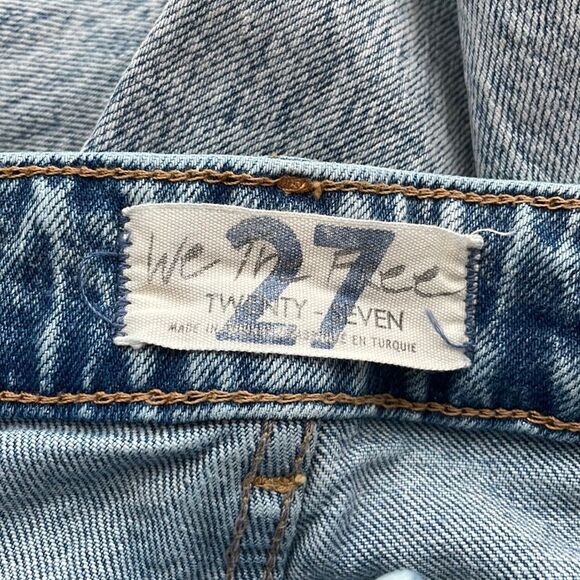 We The free Zuri Hi Rise Buttonfly Mom Jean. Blue Acid Wash. Size 27. - Picture 13 of 15